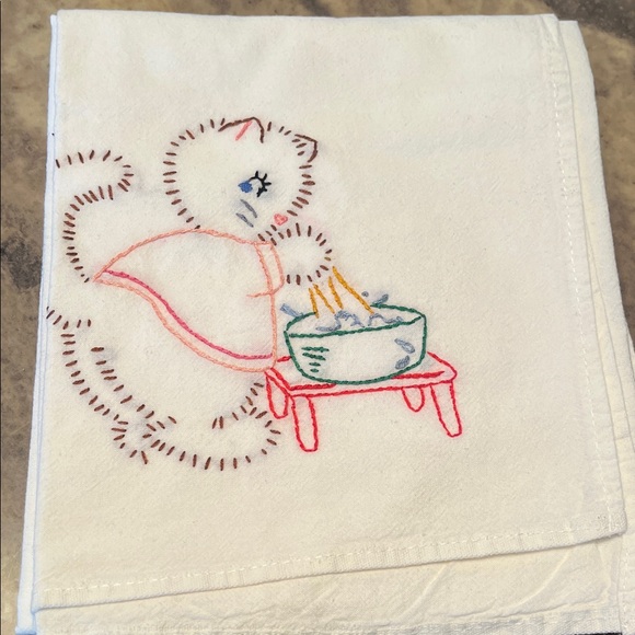 Vintage Embroidered Cat Kitchen Towels - Set of 6 - Picture 5 of 7